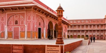 Majestic forts and vibrant markets in Jaipur, showcasing the top places to visit in the Pink City.