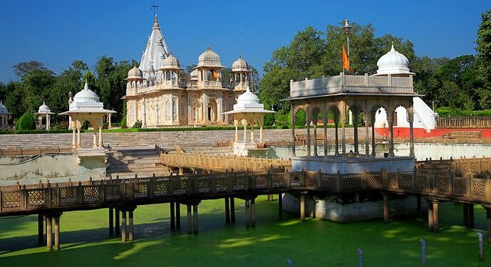 Grand Shree Pashupatinath Temple in Mandsaur, Madhya Pradesh, showcasing stunning architecture and spiritual significance.