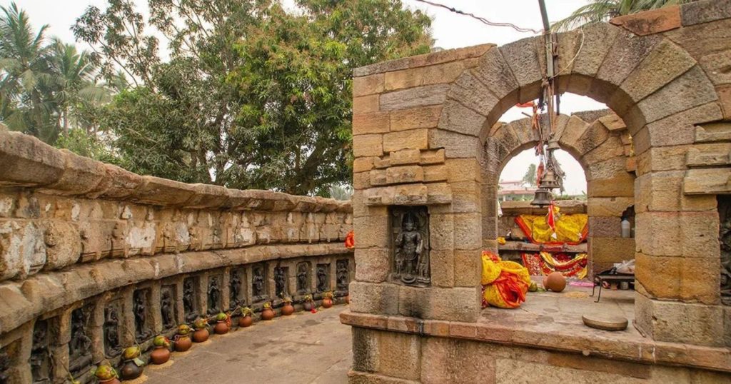 Jabalpur: The Cultural Capital of Madhya Pradesh - Historic Sites, Natural Beauty, and Vibrant Traditions.







Jabalpur: The Cultural Capital of Madhya Pradesh - Historic Sites, Natural Beauty, and Vibrant Traditions.








