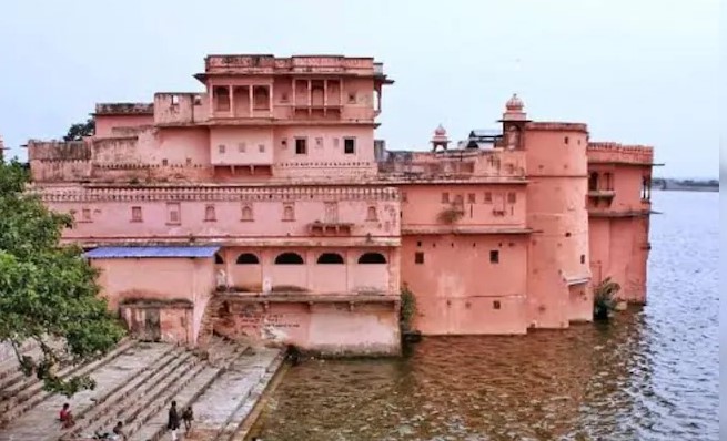 "Explore Jhalawar heritage Rajasthan showing historic forts, temples, and traditional architecture"