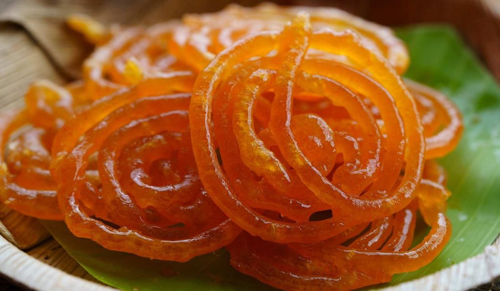Exploring Azamgarh’s vibrant street food culture with traditional snacks