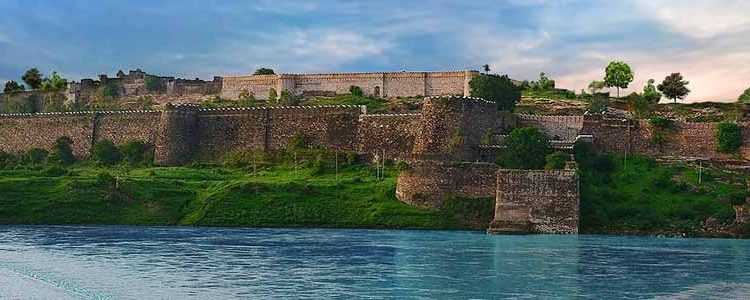 "Explore Jhalawar heritage Rajasthan showing historic forts, temples, and traditional architecture"