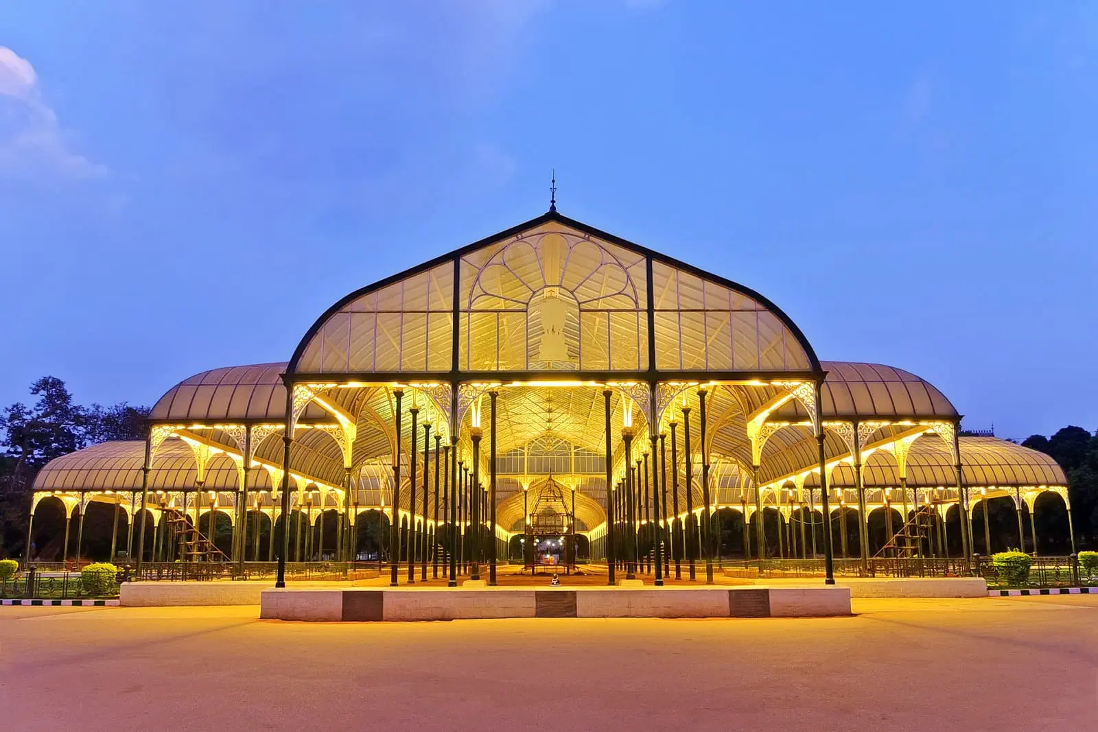 Exploring the Garden City: Beautiful floral displays at Lalbagh Botanical Garden, Bengaluru