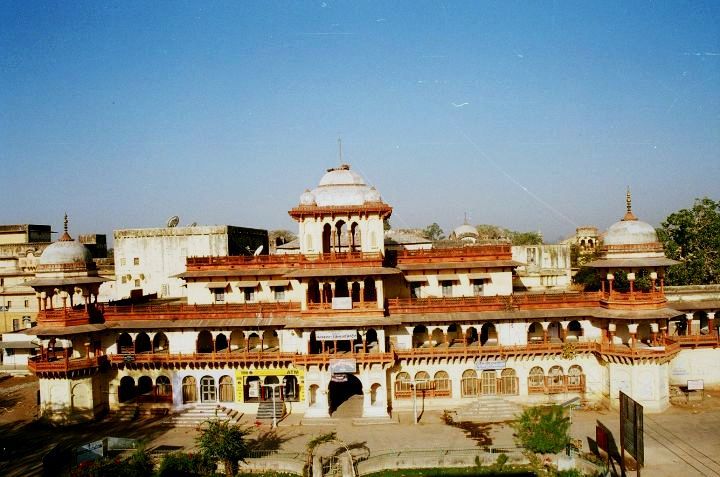"Explore Jhalawar heritage Rajasthan showing historic forts, temples, and traditional architecture"