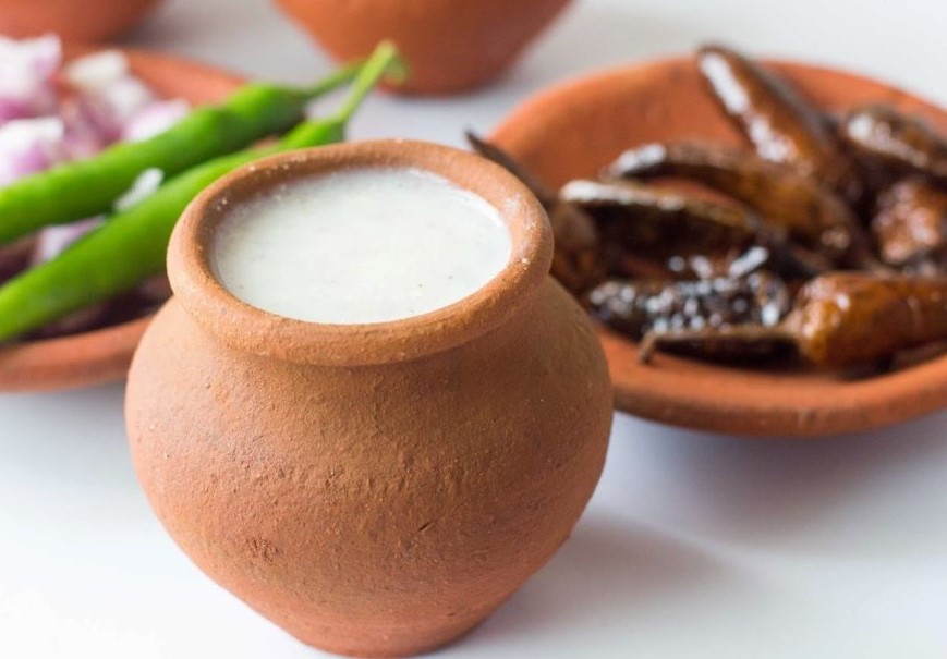 Pollachi – Gateway to Kongu Nadu cuisine, with traditional dishes like Kari Dosa and Kambu Koozh served on banana leaves in rustic settings.